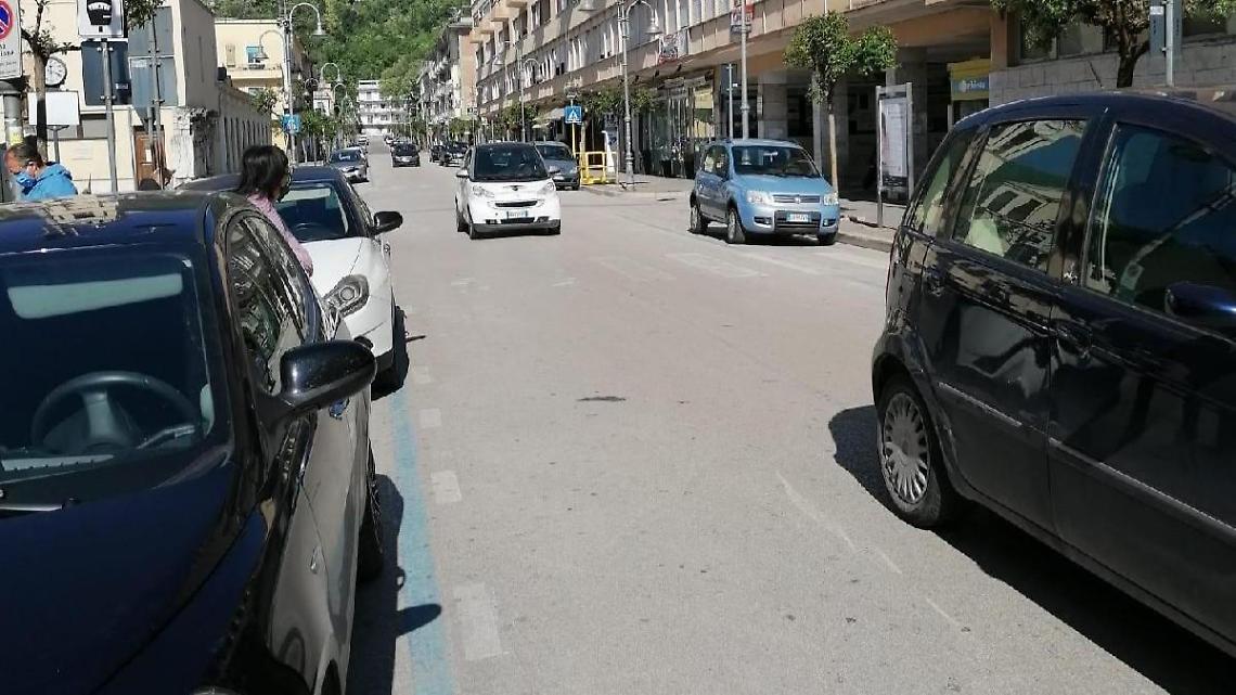 Cassino è in... Fase 3: traffico e tanti in giro. Ma ancora niente mascherine alla gente