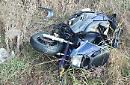 Un motociclista esce fuori strada: necessaria l'eliambulanza