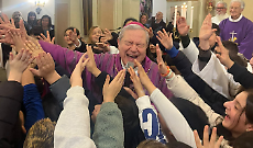 Tre comunit&agrave; in festa. L&rsquo;abbraccio al vescovo Marcian&ograve;