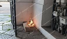 Incendio vicino un contatore del gas: tragedia sfiorata