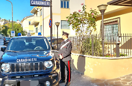 Picchia la madre e la sorella e finisce in carcere
