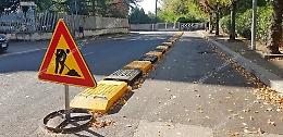 Le piste ciclabili si coloreranno tutte di giallo e blu