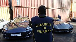 False fatture sulle auto di lusso. Gli indagati dal giudice
