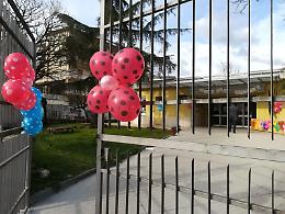 Maltrattamenti sui bambini dell’asilo. Ancora un video in aula