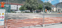 Tutto fermo, operai spariti. Il parcheggio dimenticato