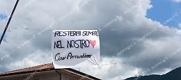 "Resterai sempre nel nostro cuore". A Villa Latina uno striscione per Armando Tortolani