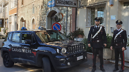 Perseguita e danneggia l'auto della ex fidanzata. Scatta il divieto di avvicinamento