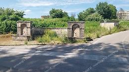 Il monumento al degrado