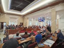 Frattura insanabile, la crisi si avvita. Mastrangeli al bivio
