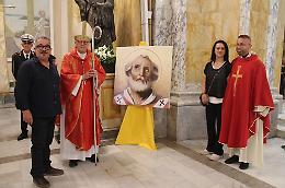 Due nuovi quadri dei patroni realizzati da artisti locali 