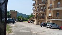 Si arrampica sul palazzo e cade. Muore Daniele Rotondi 