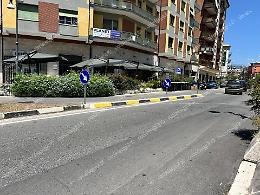 Isola pedonale di via Aldo Moro. Alla fine vincono i commercianti 
