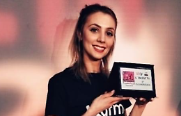 Il talento di Eleonora  nel programma Sky “Karpe Diem”