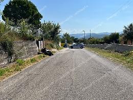 Esce fuori strada con la moto. Ferito un quarantenne