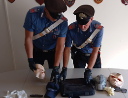 Tentano una rapina alla Bpf, acciuffati dai carabinieri