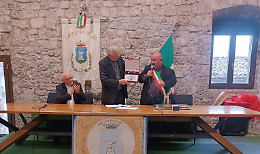 Consegnate le chiavi del paese al cardinale Zuppi