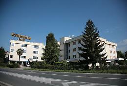 L’hotel Bassetto finisce in vendita
