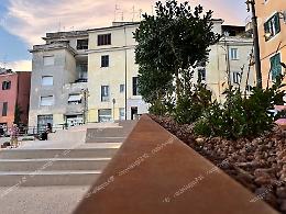 Ancora vandali in Piazza Turriziani. Danneggiata la vetrina di un bar