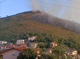 Monte Solo devastato dal fuoco