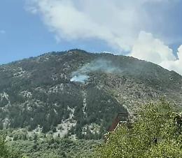 Colle Sant'Angelo in fiamme da settimane. «Si tratta di un incendio sotterraneo»