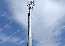 Abbattuta dal vento l'antenna danneggiata da "Fleximan"