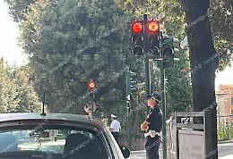 Dopo anni tornano in funzione i semafori