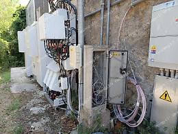 Antenne del cimitero prese di mira da ladri e vandali 