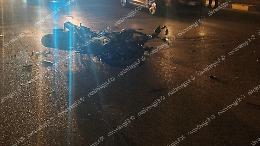 Grave incidente tra un’auto e una moto: due feriti in codice rosso