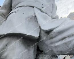 Atti vandalici sulla statua di Norberto Turriziani