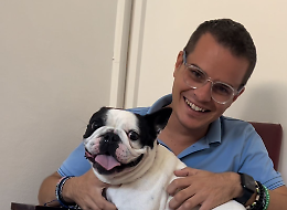 Cane abbandonato sul balcone per una settimana. Interviene l'attivista Enrico Rizzi