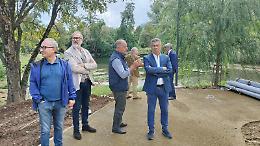 Proseguono i lavori per la realizzazione della nuova villa comunale. Salera visita il cantiere
