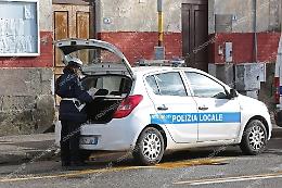 Guida con la patente falsa: denunciata una donna