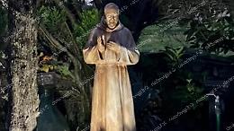 Rubata una statua di padre Pio