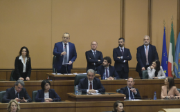 Seduta infinita di Consiglio, ma verifica al palo