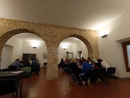 Un mosaico di speranza e il linguaggio dell'arte che unisce