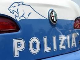 Rubano finestre da un edificio in disuso. Arrestate quattro persone