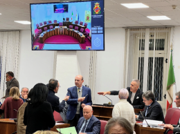 Il gioco delle parti. Ma nessuno vuole andare a casa
