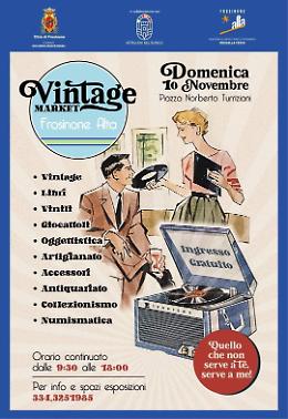Il vintage market domenica a piazza Turriziani. L'appuntamento 