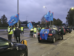 Tensione fuori dallo stabilimento Stellantis