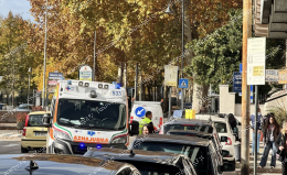 Cade a terra mentre passeggia: paura per un anziano