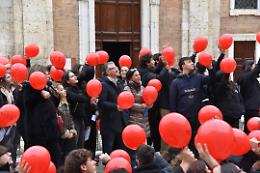 Un “flash mob” degli studenti contro la violenza di genere