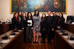 Studenti a lezione contro la violenza 