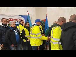 Il consiglio regionale Uilm interrotto dall'ingresso dei lavoratori delle ditte esterne in sciopero