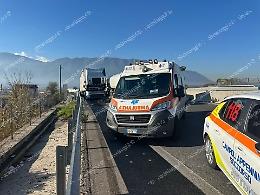 Incidente sulla superstrada Ferentino - Sora. Scontro tra due mezzi pesanti
