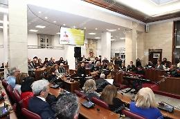 Brindisi di auguri in Comune. Il sindaco Mastrangeli: "Il 2025 sarà un anno di profondi cambiamenti"