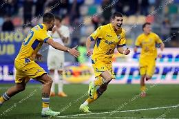 Lo scontro salvezza va al Frosinone. Battuta la Salernitana per 2-0
