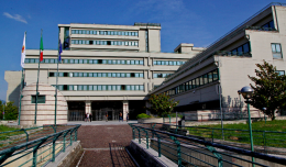 Appartamento occupato e utilizzato come base per lo spaccio: otto condanne