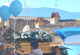 Travolta sulla Casilina. L’ultimo saluto a Maria Assunta