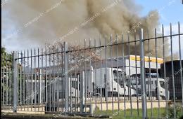 Incendio in un'azienda, intervento dei vigili del fuoco