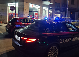 Tentato furto alla Compass di via Aldo Moro
